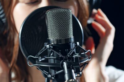 声を磨くボイトレスクール【ナユタス】- 自信と魅力あふれる歌声への一歩